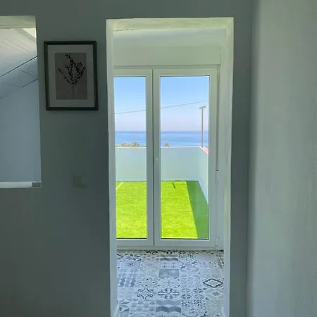 Сasa de vacaciones Countryside House With Sea View Near The